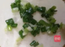 Illustration of how to make scallion pancakes for breakfast 3