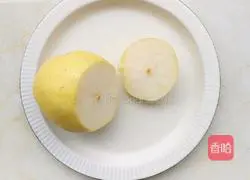 Illustration of how to make rock sugar, white fungus and snow pear soup 2