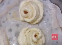 Illustration of how to make rose steamed buns 16