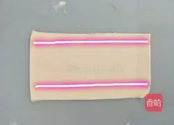 Illustration of how to make small crispy pork pancakes 10