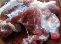 Stewed oyster mushrooms Illustration of how to make pork belly 1