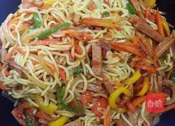 Illustration of how to make colorful fried ramen 8