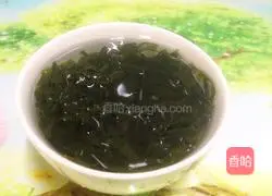 Illustration of how to make kelp and mung bean syrup 2