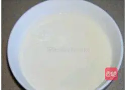Illustration of how to mix red bean and ginger with milk 5
