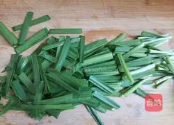 Fried leeks and eggs Illustration of what fans do 3