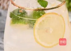 The summer heat-relieving holy product lychee Illustration of how to make mojito at home in 2 simple steps 3