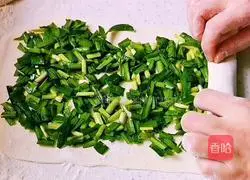 Illustration of how to make Shaanxi snack chive rolls 12