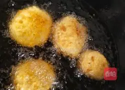 Illustration of how to make fried lotus root 8