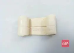 Illustration of how to make a hanging flower roll 5