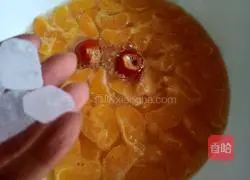 Illustration of how to make hawthorn and orange syrup 6