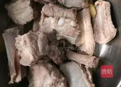 Carrot, corn, yam and pork ribs soup recipe 4