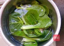 Illustration of how to make vegetables, ham and egg noodles 2