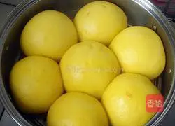 Illustration of how to make pumpkin steamed buns 14