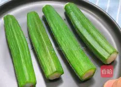 Illustration of how to make okra stuffed with shrimps 8