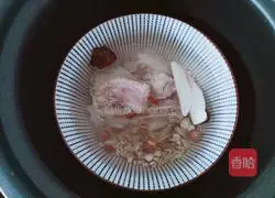 Illustration of how to make a clear and nourishing soup for removing dampness in summer 6