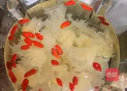  Strawberry, Rose Nectar and Tremella Soup Recipe Illustration 4