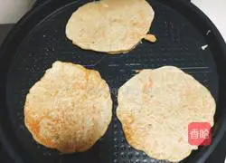 Illustration of how to make shredded carrot pancakes 8