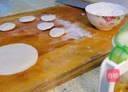 Illustration of how to make steamed spring cakes 13