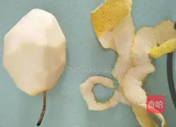 Illustration of how to make kumquat, snow pear and lily soup 2