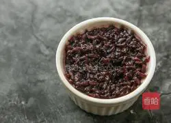 Illustration of how to make blood glutinous rice to nourish blood rice paste 2