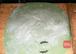 Illustration of how to make hand-rolled spinach noodles 8