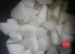 Illustration of how to make shrimp, winter melon and kelp soup 2