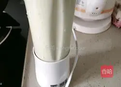 Illustration of how to make avocado milkshake 5