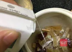 Illustration of how to make fish maw stewed in milk 3