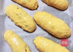 Illustration of how to make pumpkin and meat floss bread 12