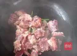 Illustration of Homemade Pig Ear Cake 6