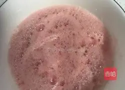 Illustration of how to make watermelon juice 4