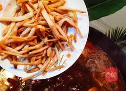 Farm Day Lily Soup Illustration 10