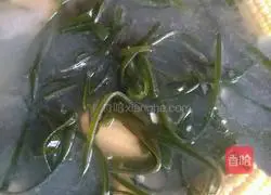 Illustration of how to make pork ribs, corn and kelp soup 3