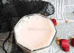 Illustration of how to make red date soy milk 8
