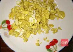 Illustration of how to make crescent moon buns 4