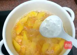 Illustration of how to make papaya stewed in milk 4