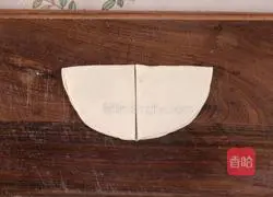 Illustration of how to make fried pork triangles from old memories 9