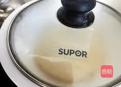 Illustration of how to make large plate of braised chicken rolls 1