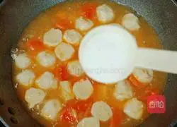 Illustration of how to make tofu, fish ball and tomato soup 12