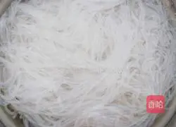 Illustration of how to make garlic vermicelli clams 3