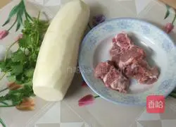 Illustration of how to make radish bone soup 1