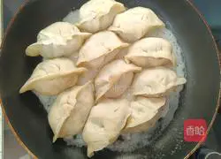 Illustration of how to make fried buns 14