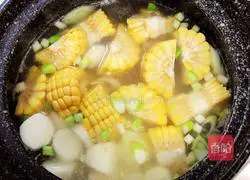 Corn, yam and pork ribs soup recipe 9