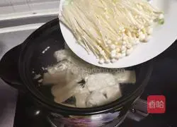 Illustration of how to make spicy cabbage, tofu and kelp soup 5