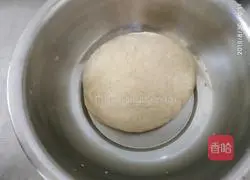 Illustration of how to make banana and sesame cakes 4 