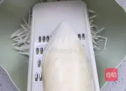 White Illustration of how to make radish meat pie 1