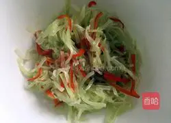 Illustration of how to make cold shredded lettuce 7