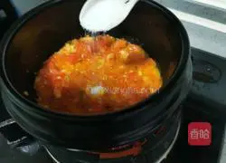 Illustration of how to make tomato and fat beef soup 7