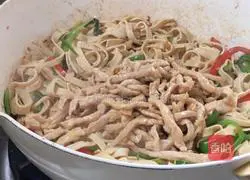 Illustration of how to make fried tofu skin with meat 16