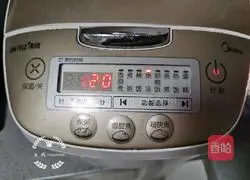 Illustration of how to make peach gum, tremella and lotus seed soup 7